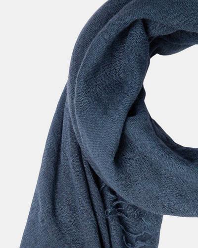 CASHMERE AND SILK SCARF IN INDIGO