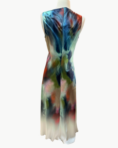 GO DRAPE DRESS IN DRAPE PAINT PLACE