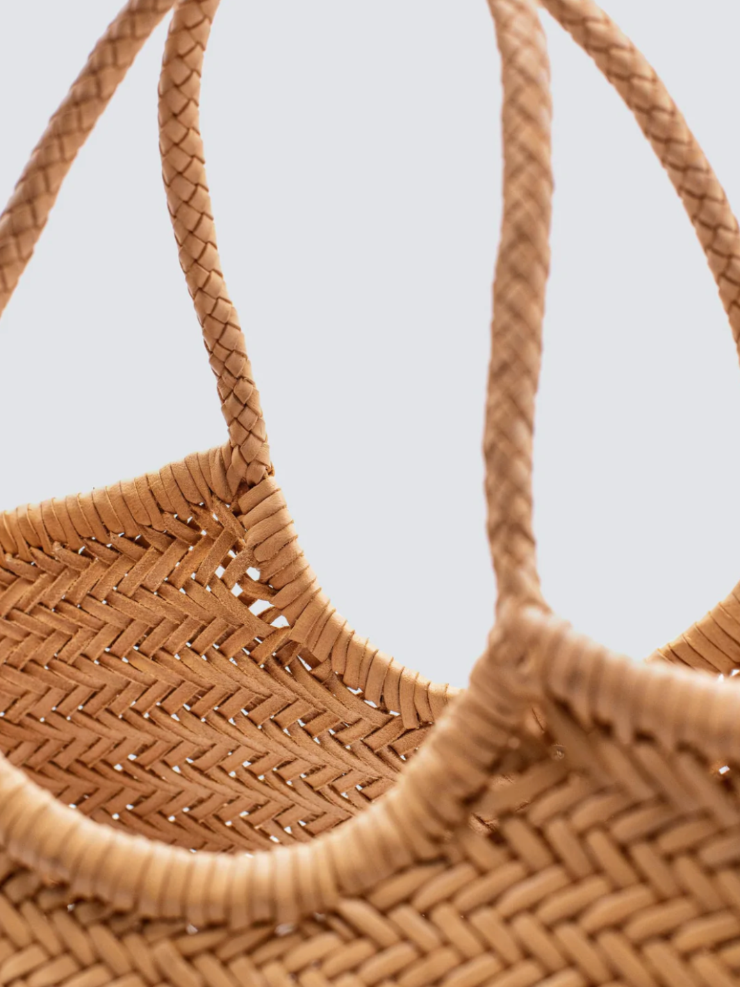 Dragon Diffusion NANTUCKET BASKET BIG IN NATURAL at Romi Boutique
