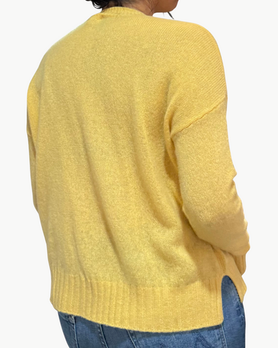 CASHMERE SPORT CREW IN GOLDEN CREAM