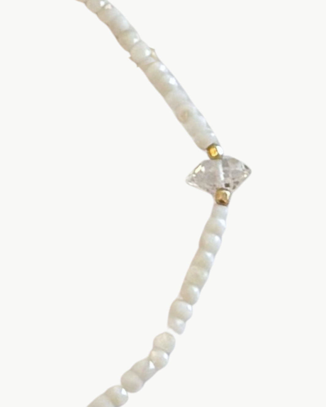 BEADED BRACELET IN WHITE