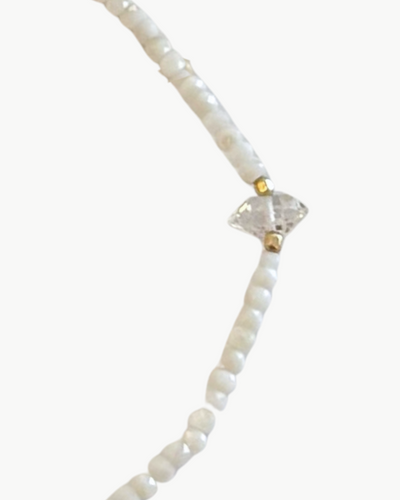 BEADED BRACELET IN WHITE
