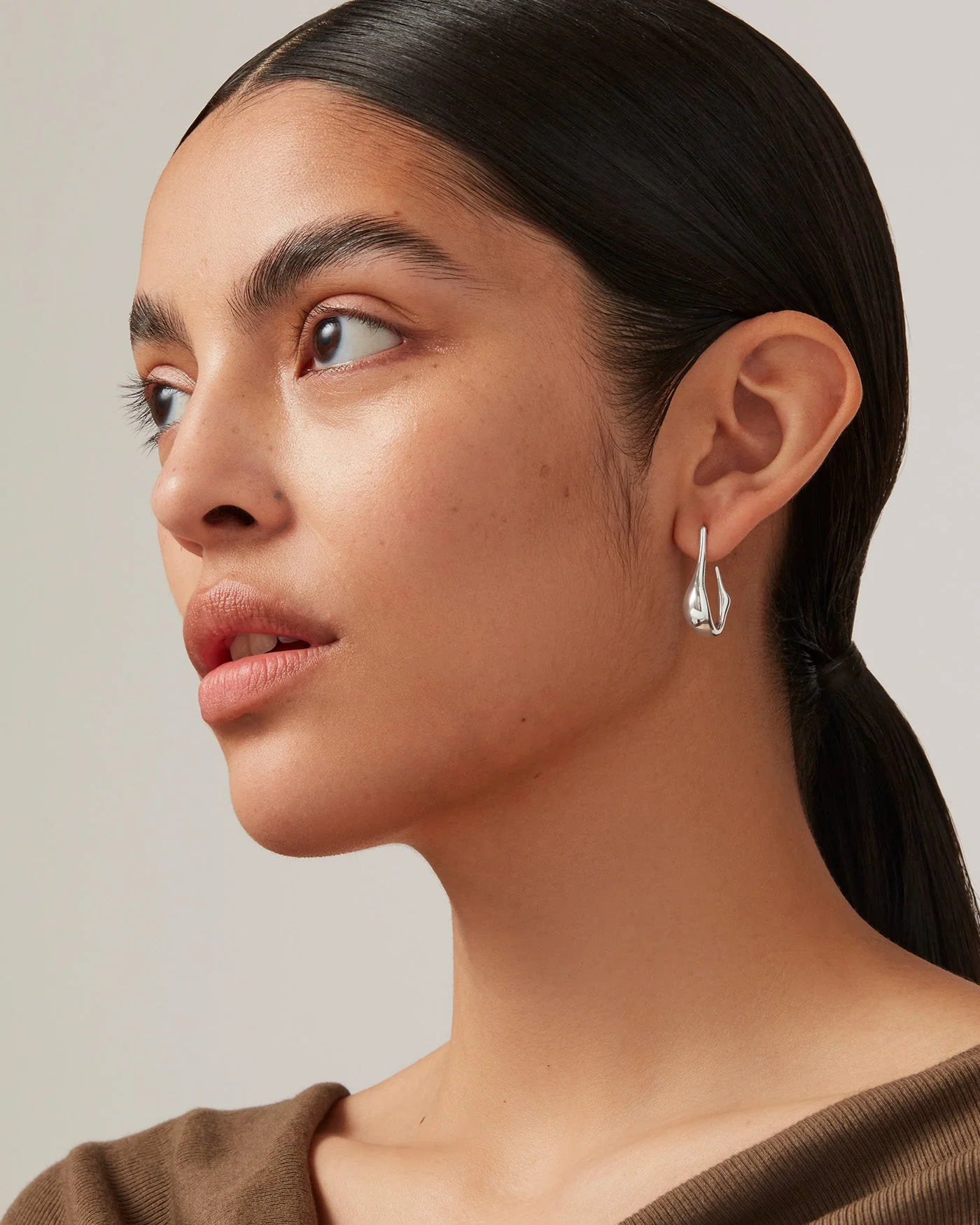 COLETTE HOOPS SMALL IN SILVER - Romi Boutique