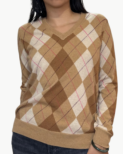 ARGYLE V-NECK IN CAMEL - Romi Boutique