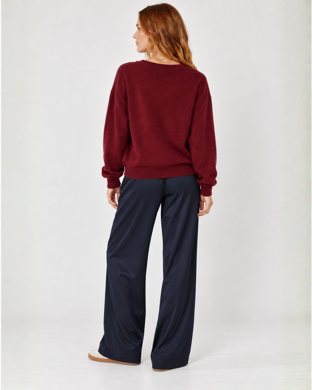 Kinsley Relaxed V-Nk