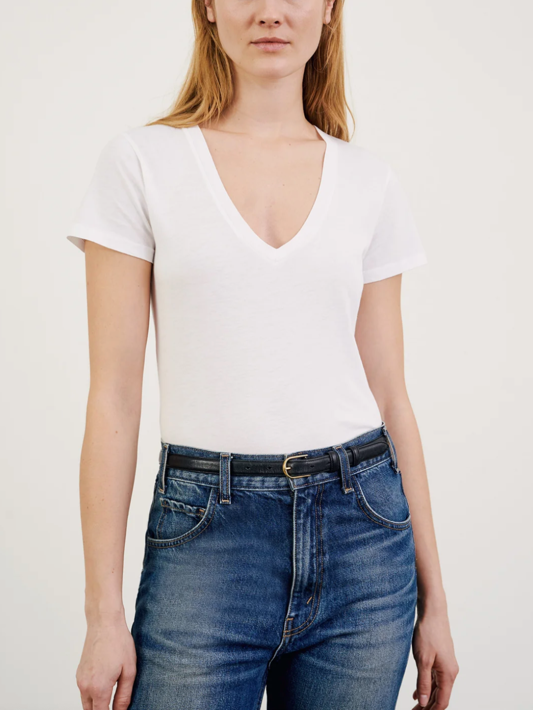 CAROL VNECK TEE SHIRT IN WHITE - Romi Boutique