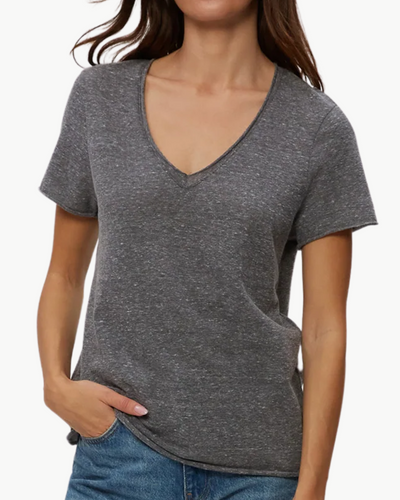 VERA TEE IN CHARCOAL