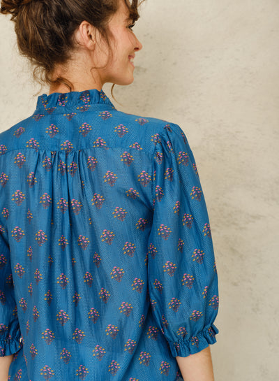 LINDI PRINT TOP IN BLUE