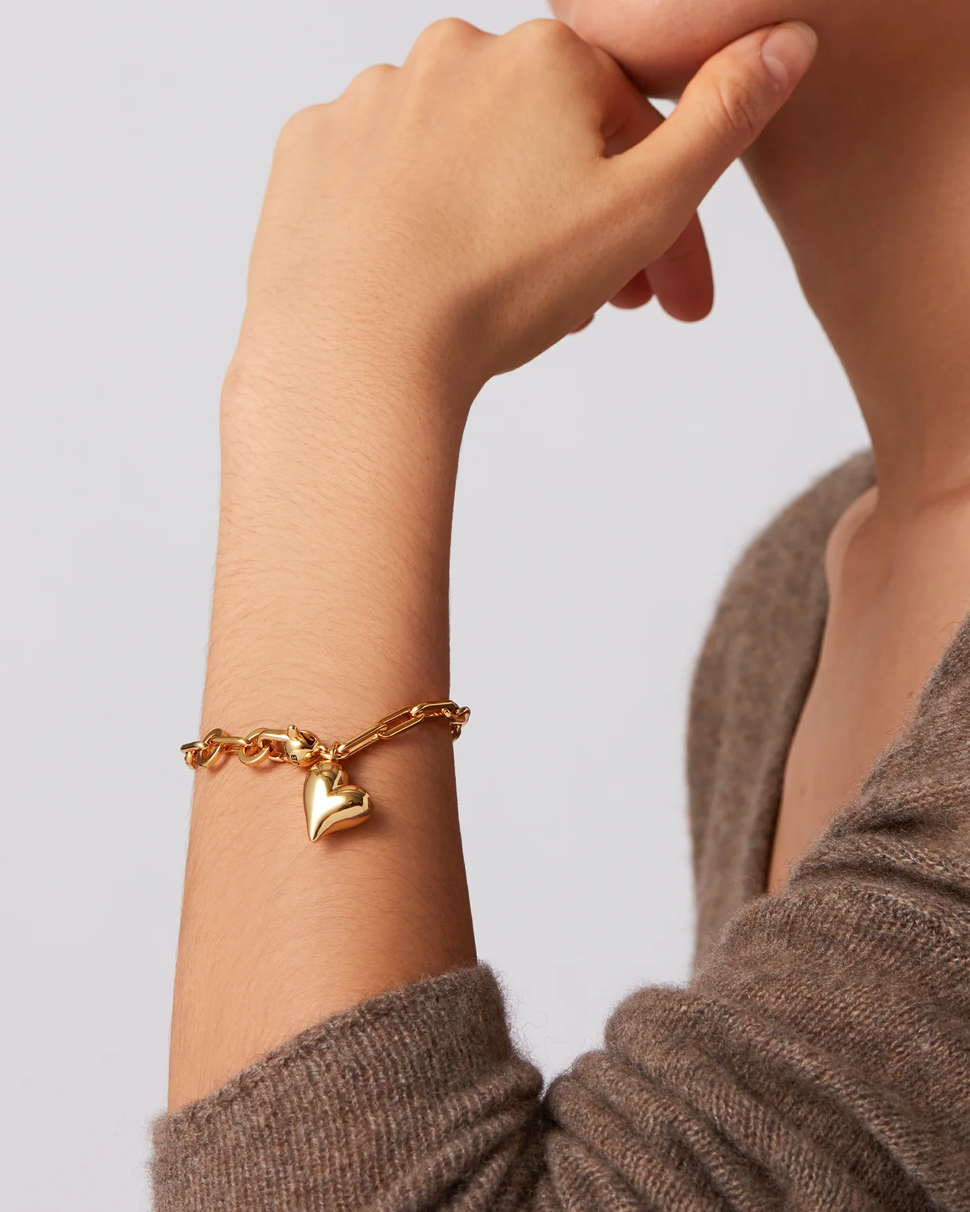 PUFFY HEART BRACELET IN GOLD