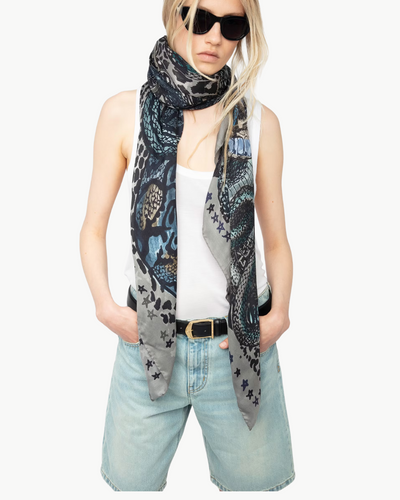 BILLIE SNAKES SCARF IN MEDIUM GREY
