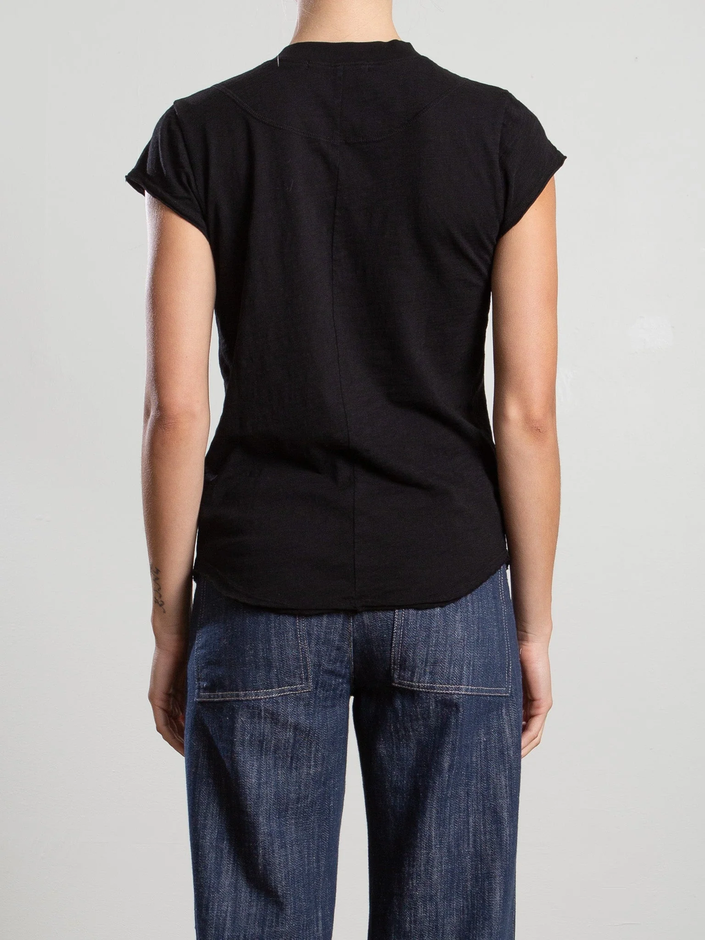 SAL HENLEY IN SUPIMA SLUB IN BLACK