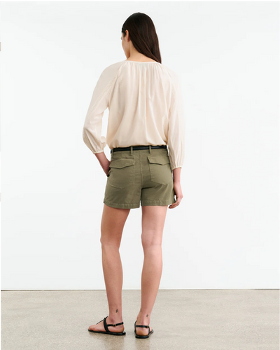 UTILITY SHORT IN MILITARY GREEN