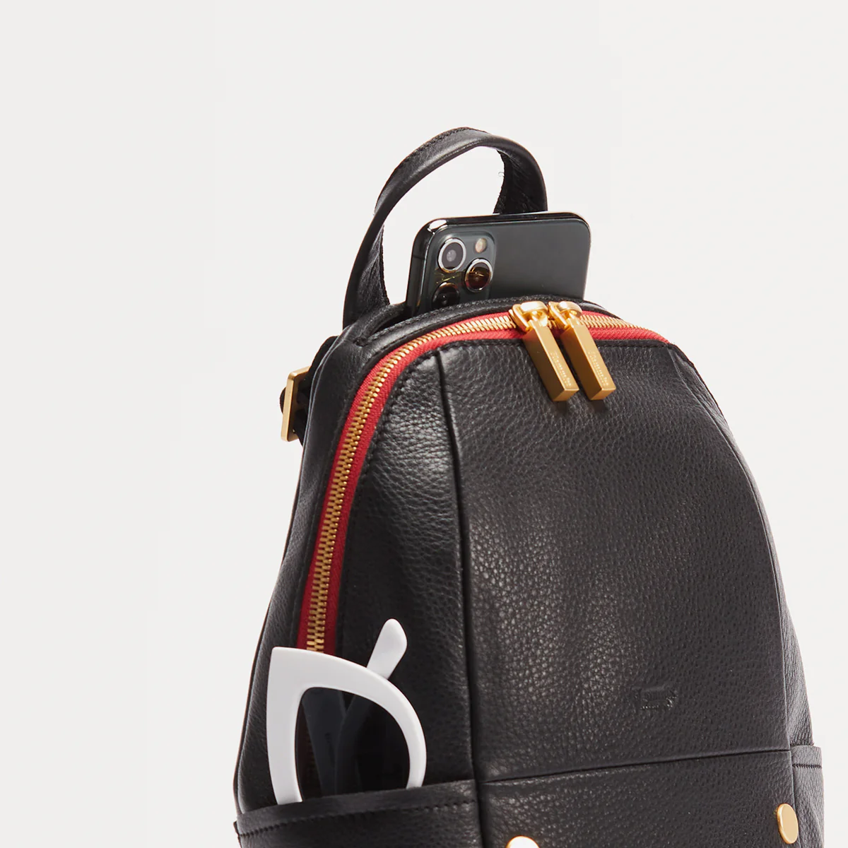 HUNTER MED IN BLACK/BRUSHED GOLD RED ZIP