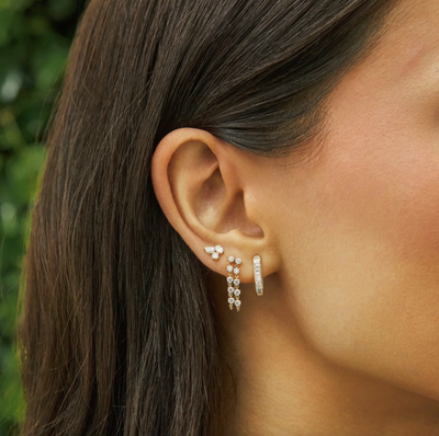 TRIPLE DIAMOND CLUSTER STUD EARRINGS IN 14K YELLOW GOLD