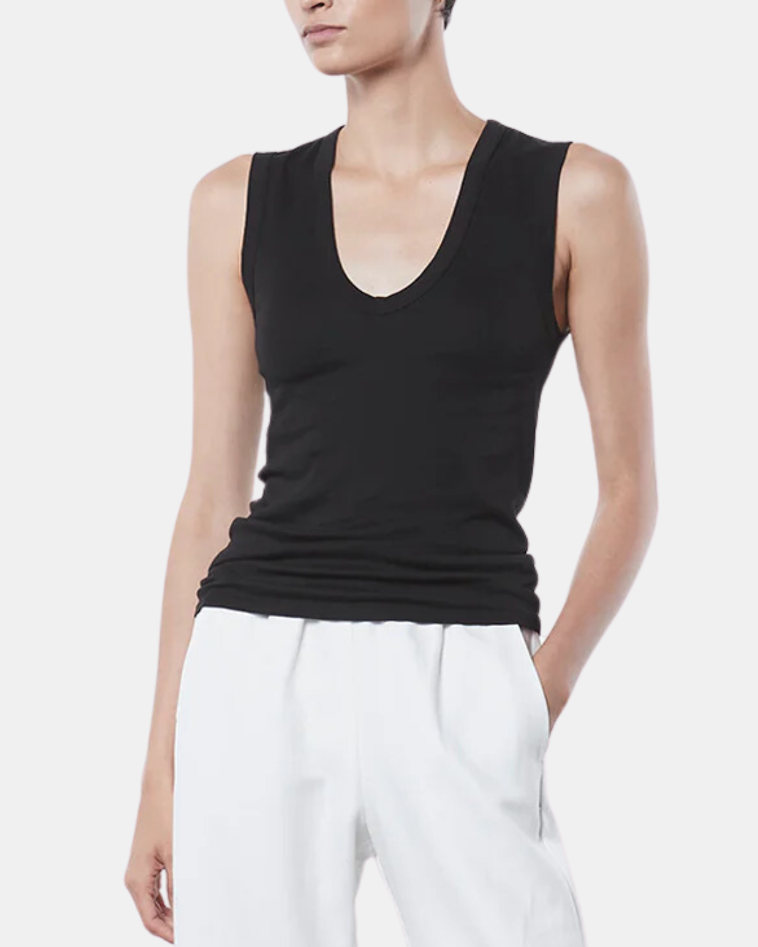 ESSENTIAL SLEEVELESS U IN BLACK