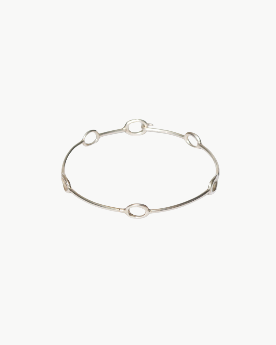 CIRCLET BRACELET IN SILVER - Romi Boutique