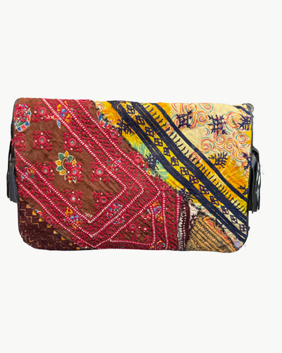 KALBELIA CLUTCH IN BLACK
