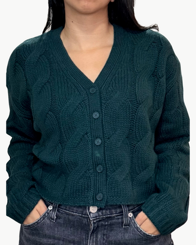 JOLIE V-NECK CROPPED CASHMERE CABLE KNIT CARDIGAN IN SACRAMENTO