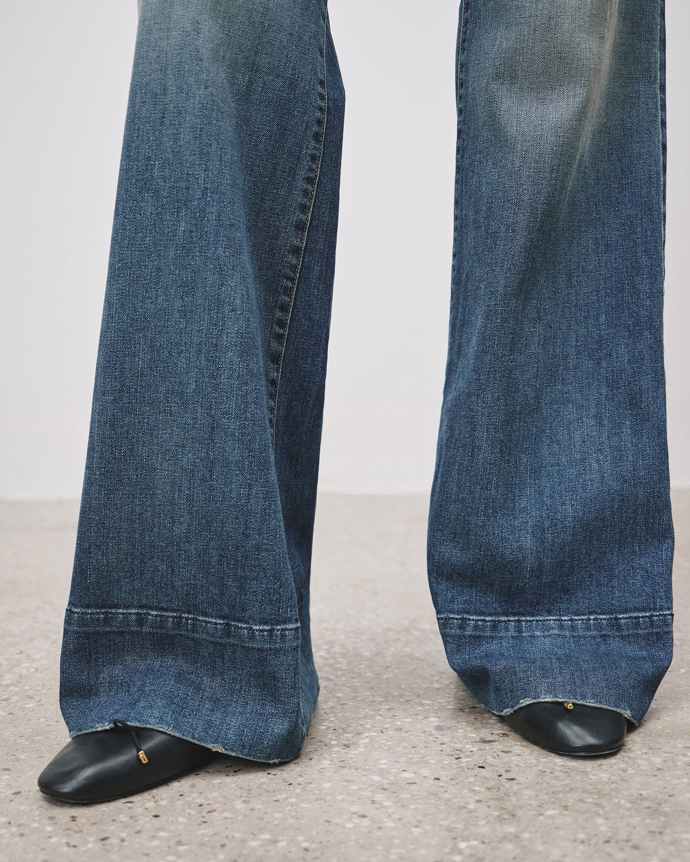 NADEGE JEAN IN CLASSIC WASH - Romi Boutique