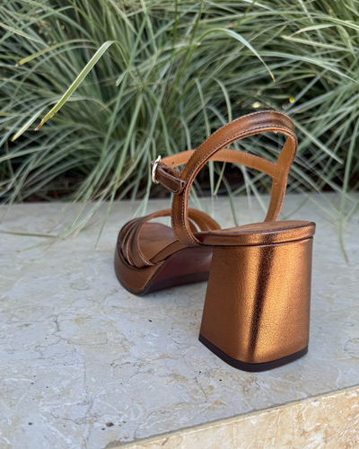 NAIEL SANDAL IN COPPER
