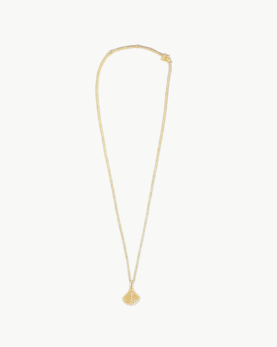 DIAMOND SHELL CHARM NECKLACE IN GOLD