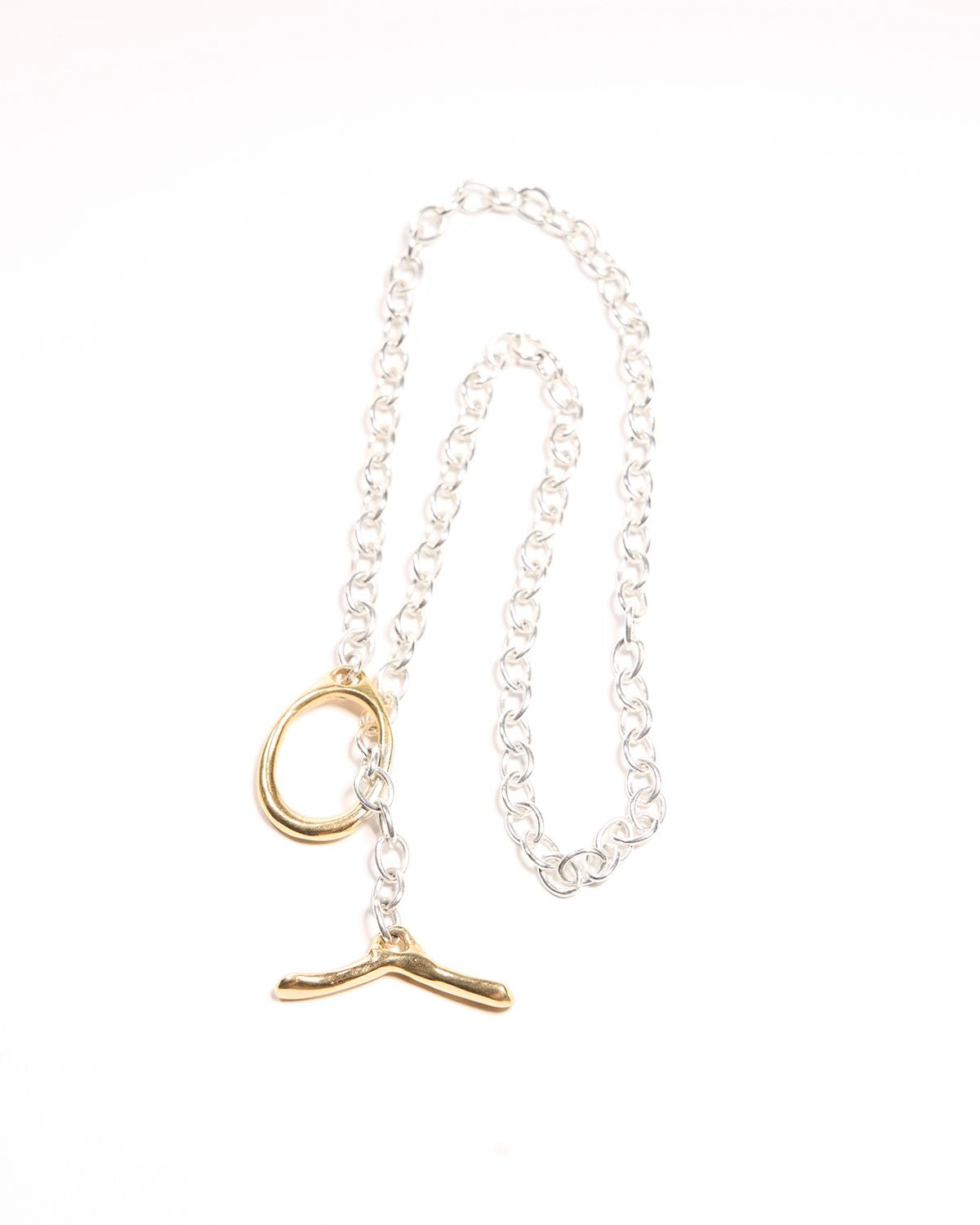 CERES TOGGLE NECKLACE IN BRASS - Romi Boutique