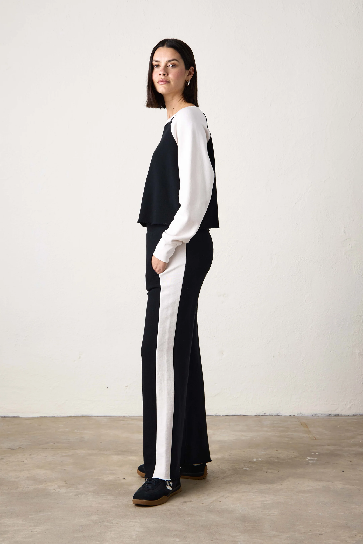 RILEY WIDE LEG TRACK PANTS IN BLACK/IVORY