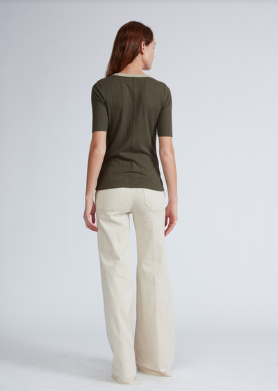 THE KNIT CONTRAST RINGER TEE IN DARK OLIVE