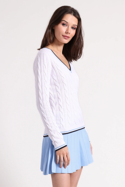 COTTON SPORTY CABLE V NECK IN WHITE/CAMEO BLUE