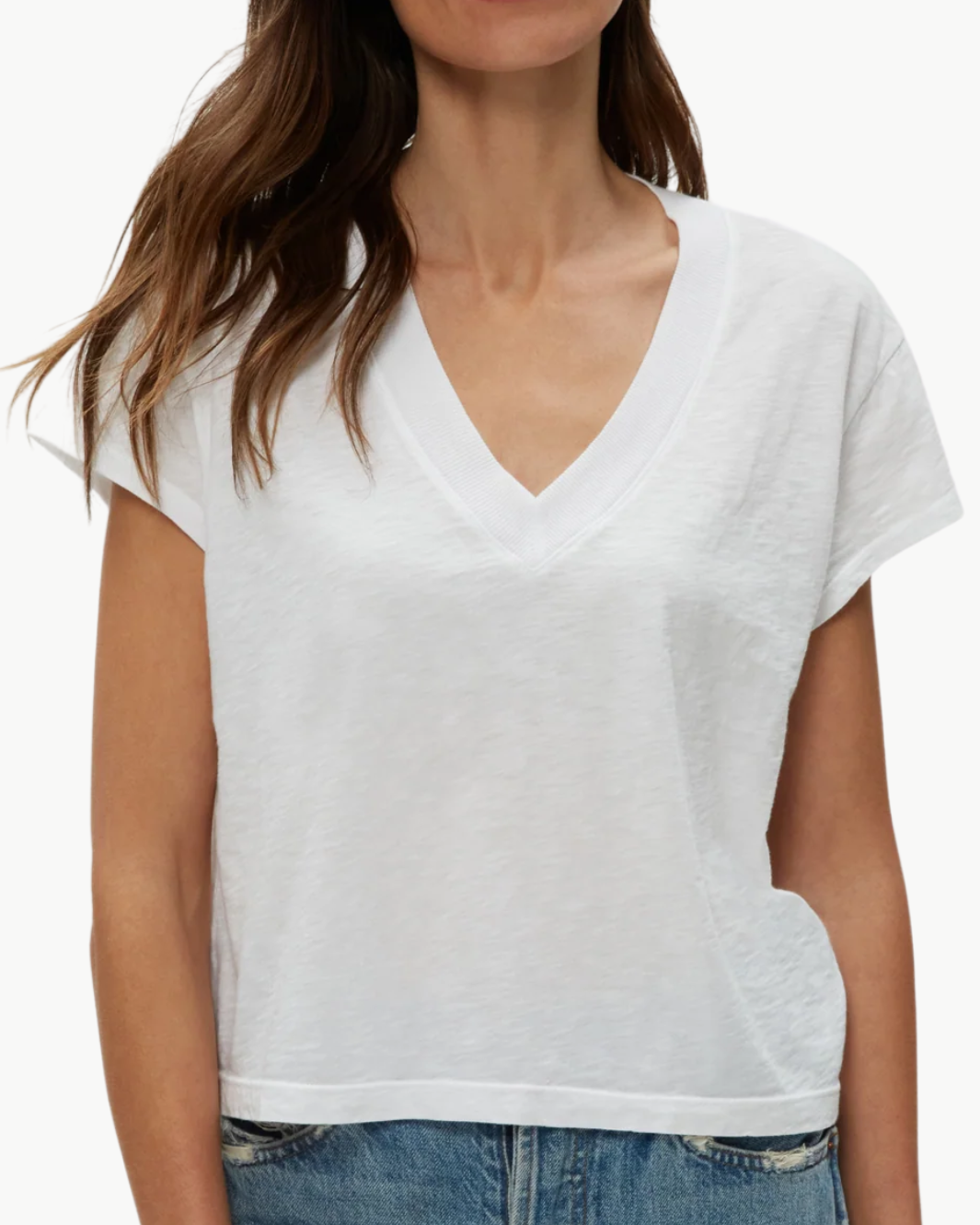 HARLAN CROPPED V-NECK TEE IN WHITE
