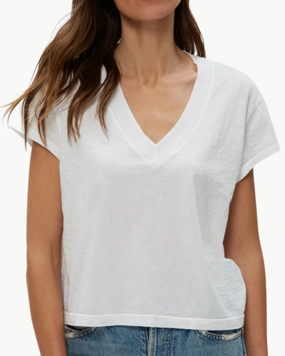 HARLAN CROPPED V-NECK TEE IN WHITE