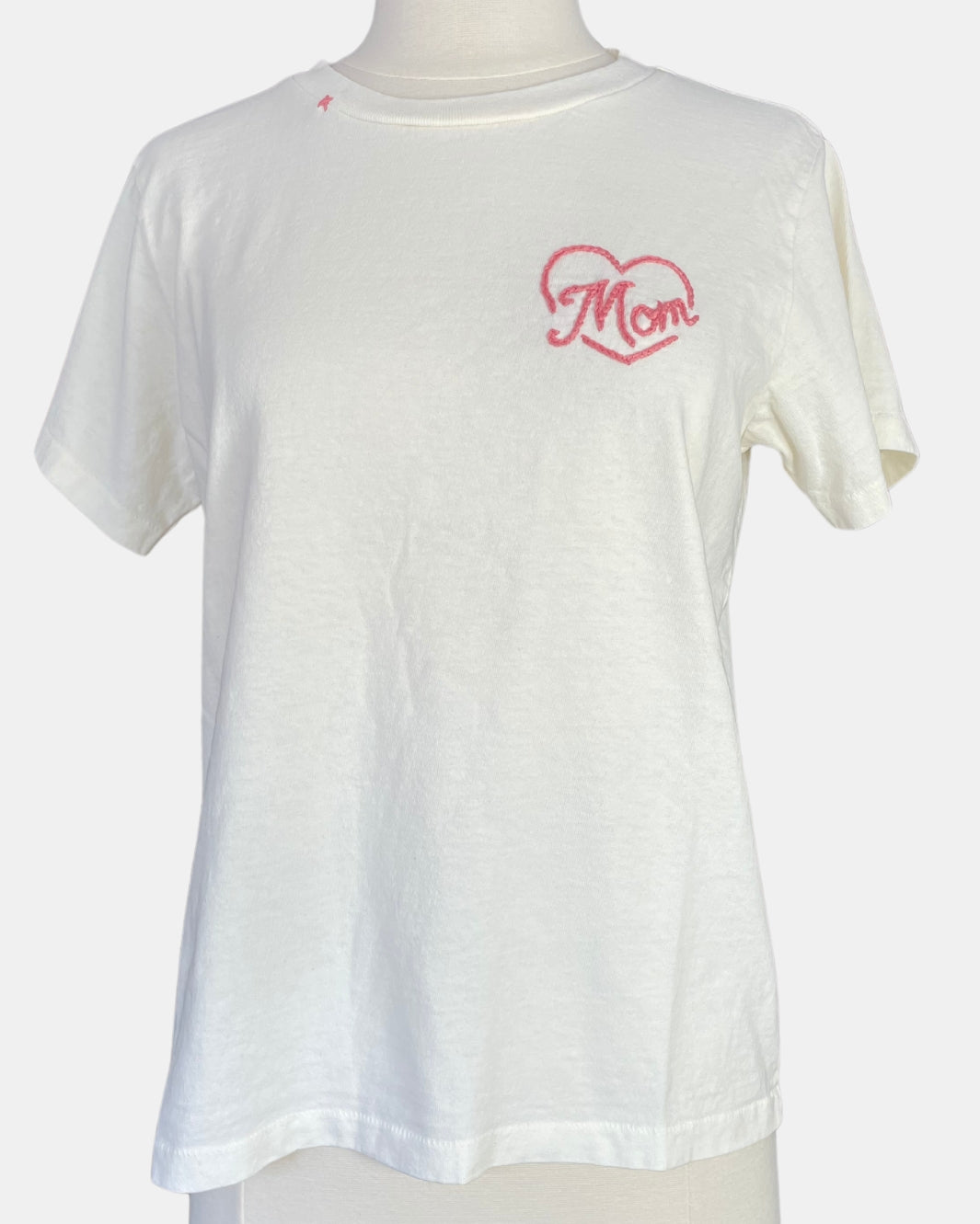 MOM TEE IN OFF WHITE - Romi Boutique