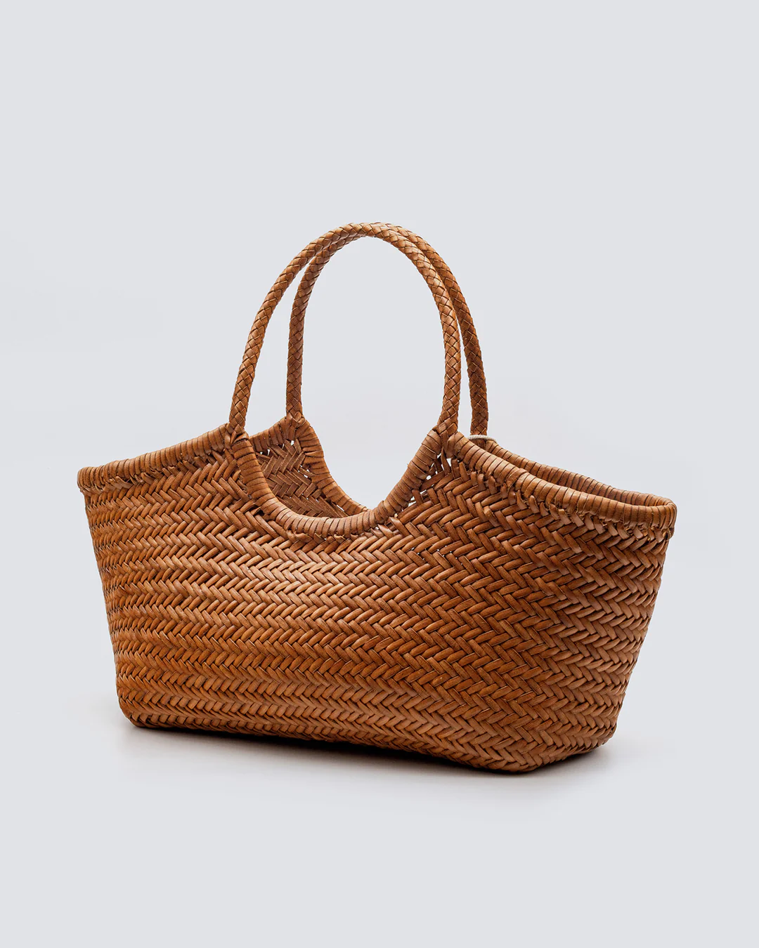 Dragon Diffusion NANTUCKET BASKET BIG IN TAN at Romi Boutique