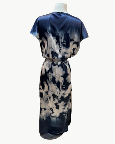 GO SLOUCH DRESS PLACED IN BLUE BIRD FLORAL DYE