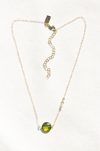 MACARON NECKLACE IN PERIDOT