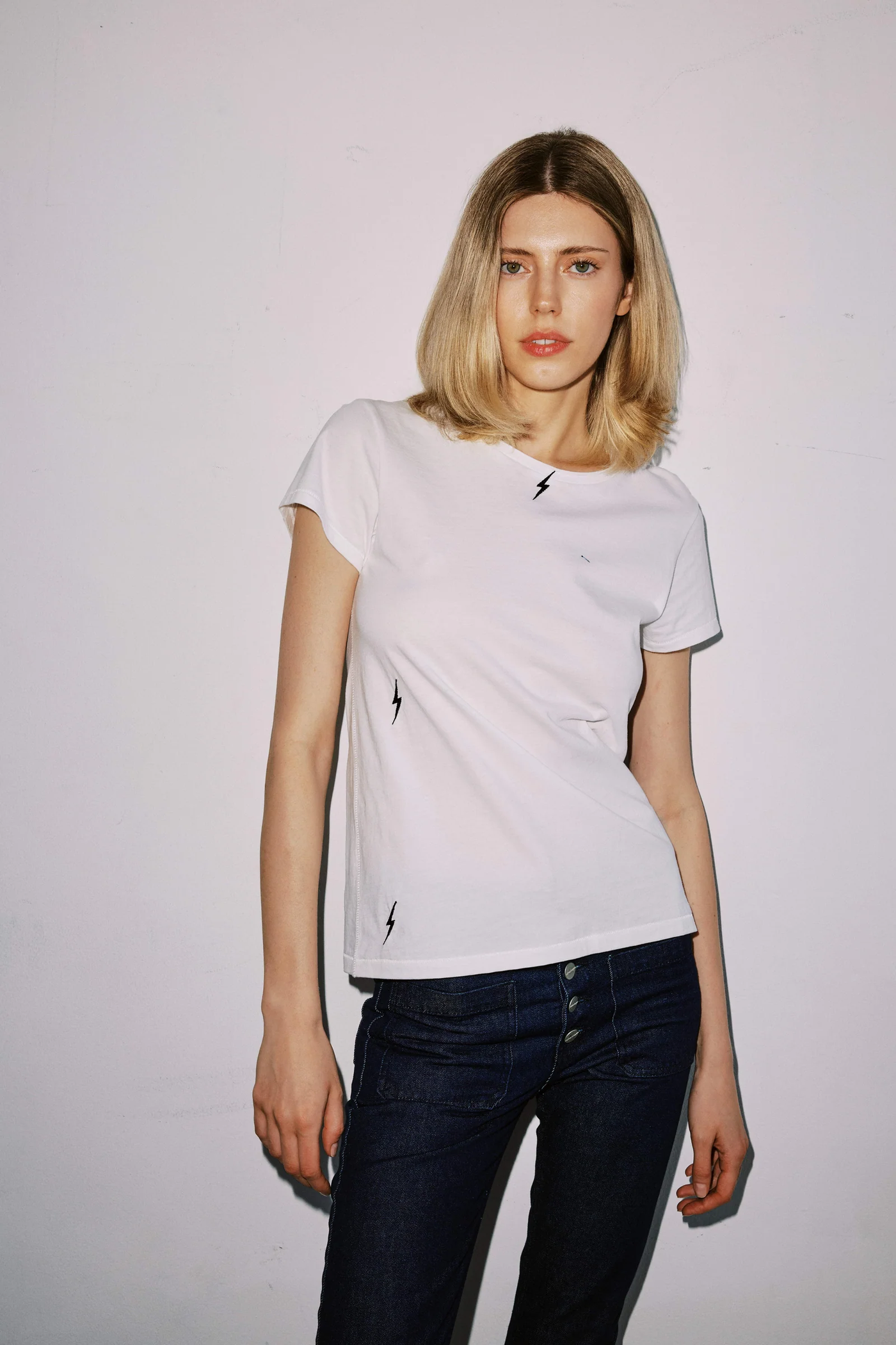 BOLT EMBROIDERED T-SHIRT IN WHITE