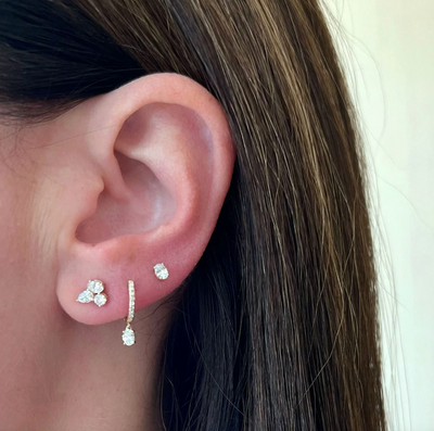 TRIPLE DIAMOND CLUSTER STUD EARRINGS IN 14K YELLOW GOLD