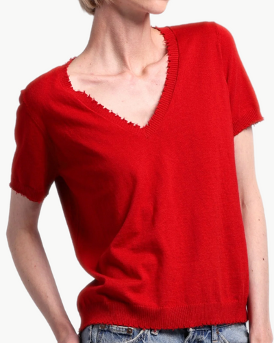 COTTON CASHMERE FRAYED V TEE IN LAVA RED - Romi Boutique