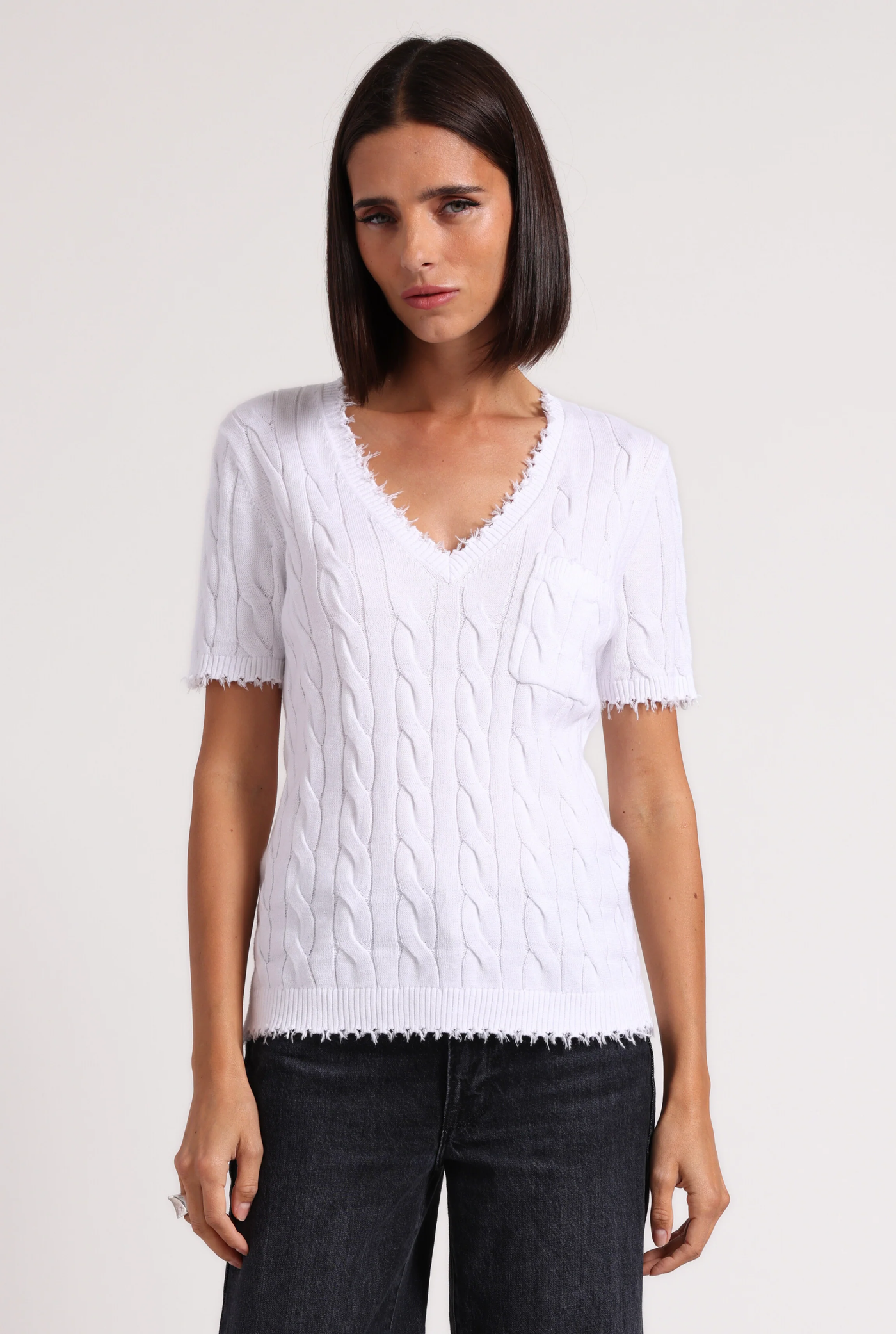COTTON FRAYED CABLE V NECK TEE IN WHITE