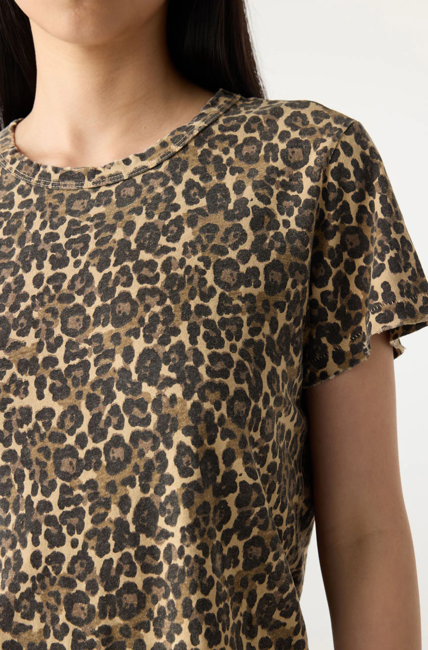 LOVE TEE IN LEOPARD - Romi Boutique