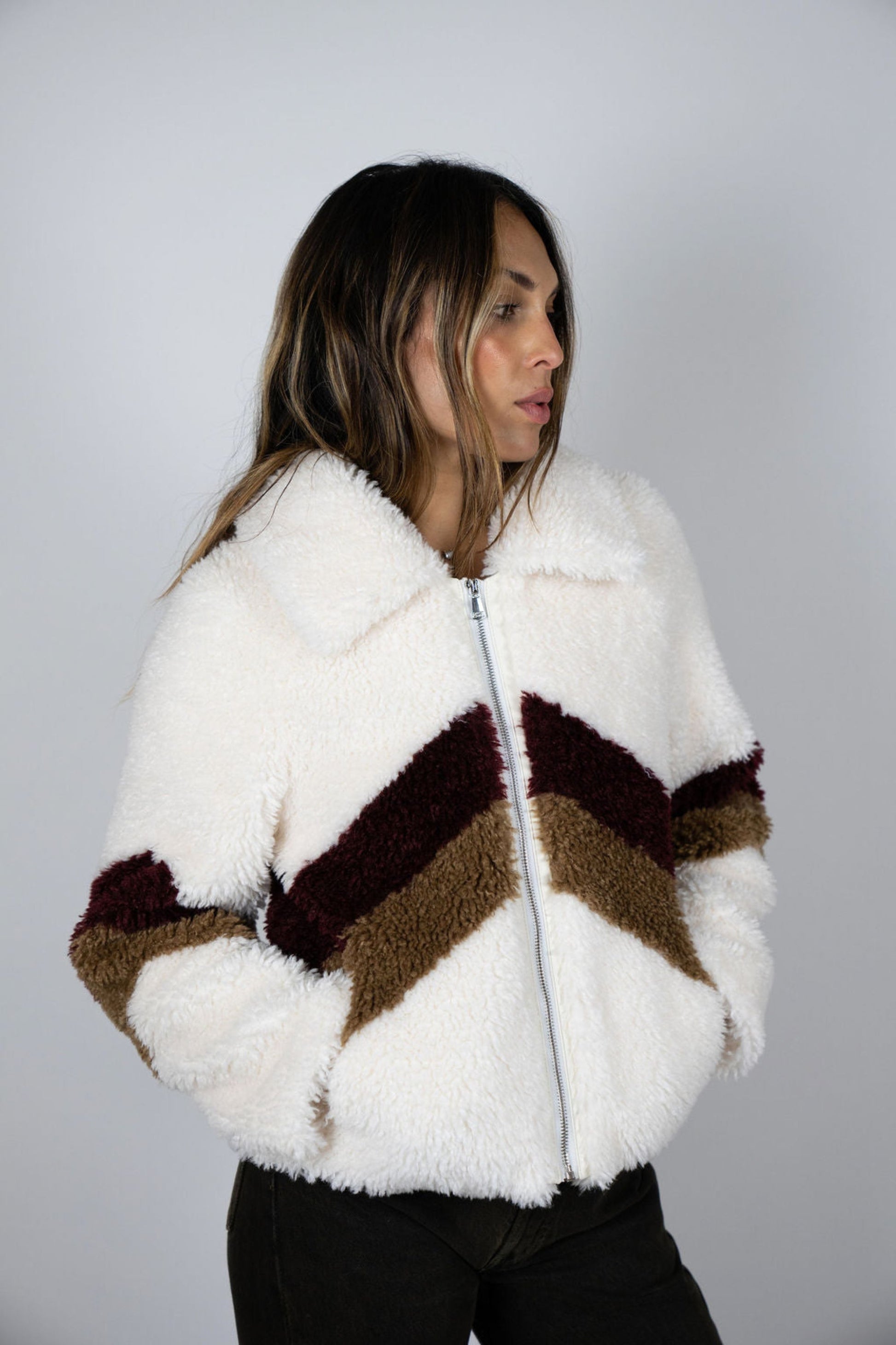 FALL LINE SHEARLING STAR CROP IN WHITE/CHEVRON - Romi Boutique