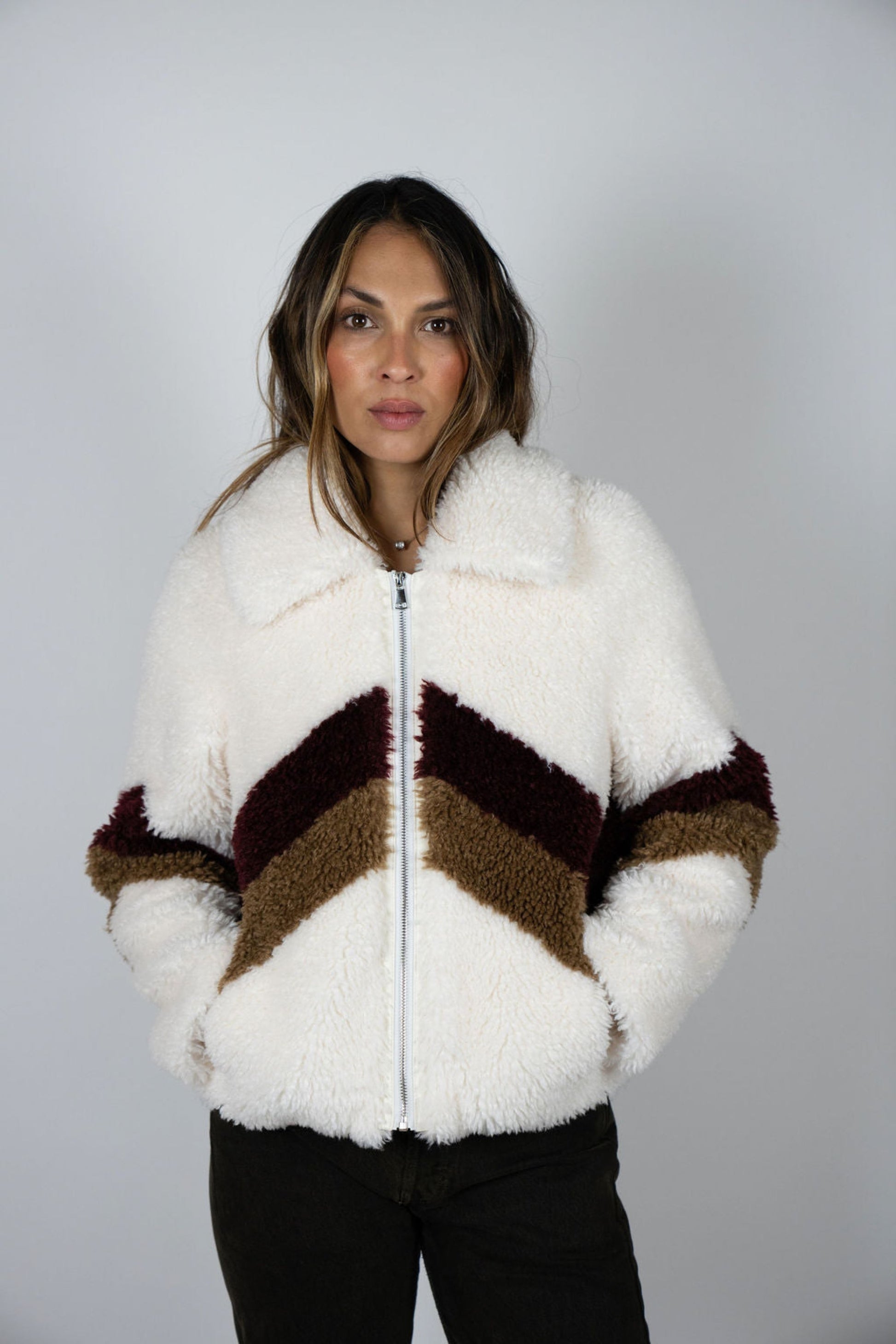 FALL LINE SHEARLING STAR CROP IN WHITE/CHEVRON - Romi Boutique