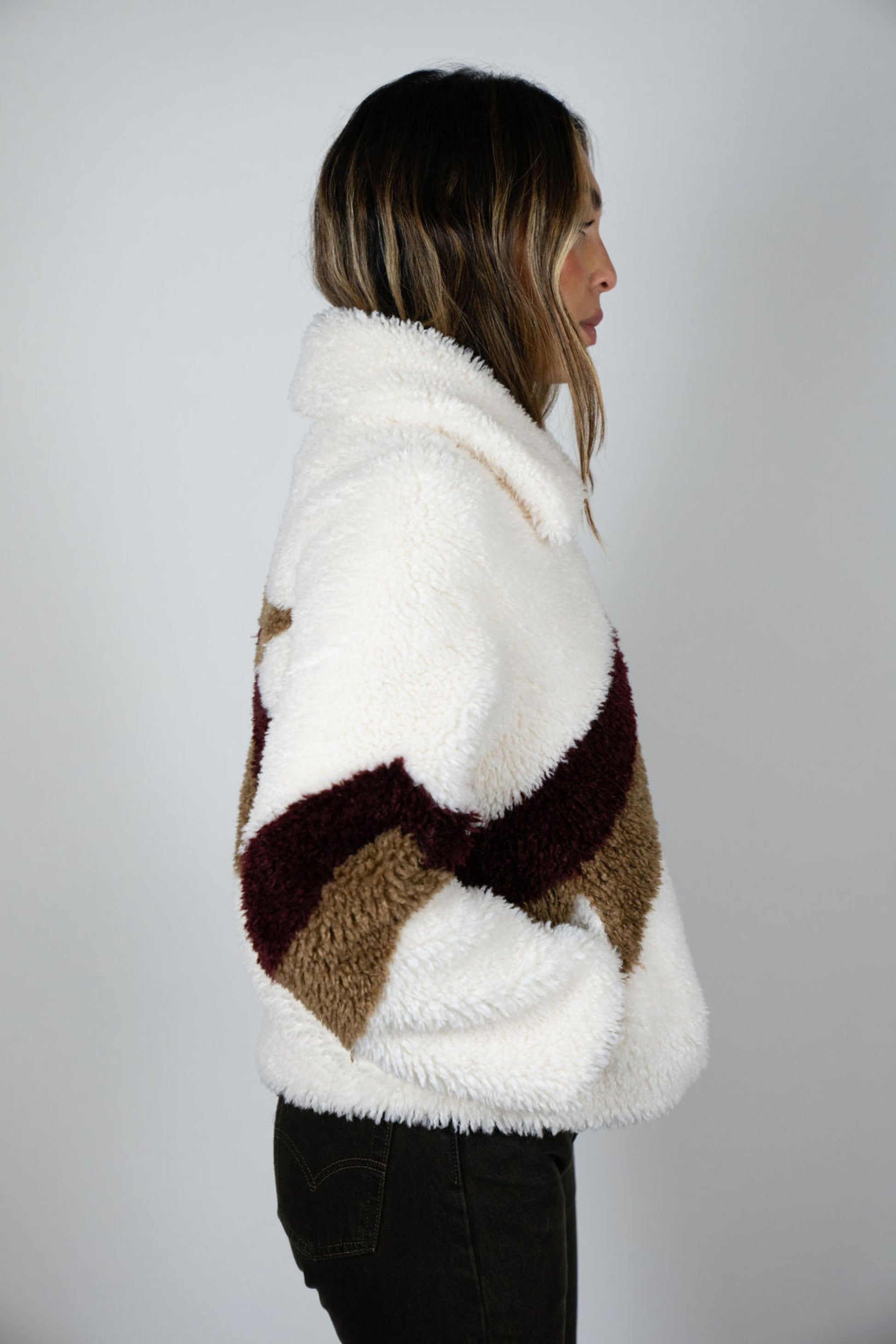 FALL LINE SHEARLING STAR CROP IN WHITE/CHEVRON - Romi Boutique