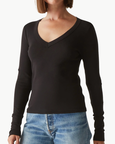 LOGAN V-NECK TEE IN BLACK