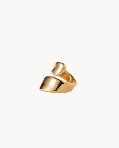 SOLENE RING IN HIGH POLISH GOLD