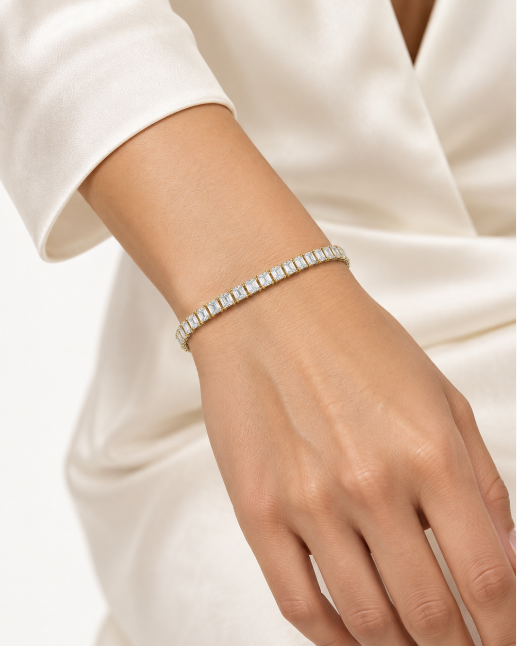Emerson Stone 14 Carat Emerald-Cut Diamond Tennis Bracelet at Romi Boutique