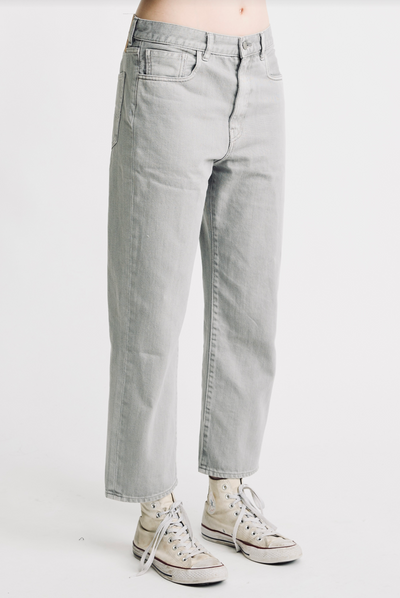LUCY BOYFRIEND JEAN IN MEDIUM GREY