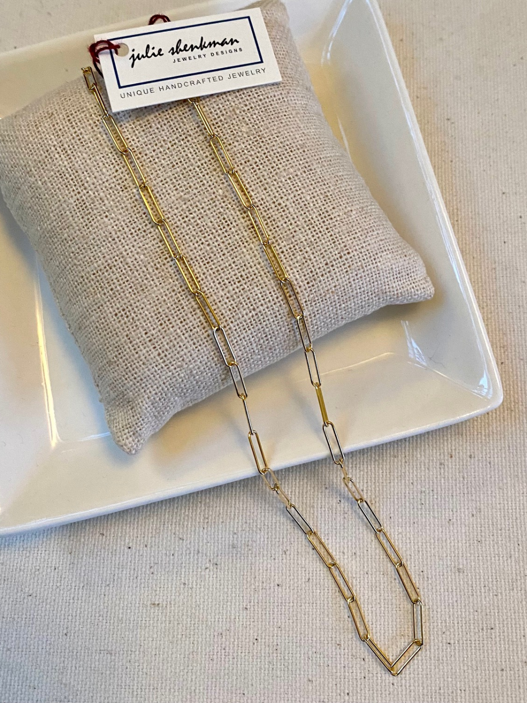 GOLD PAPERCLIP CHAIN - Romi Boutique