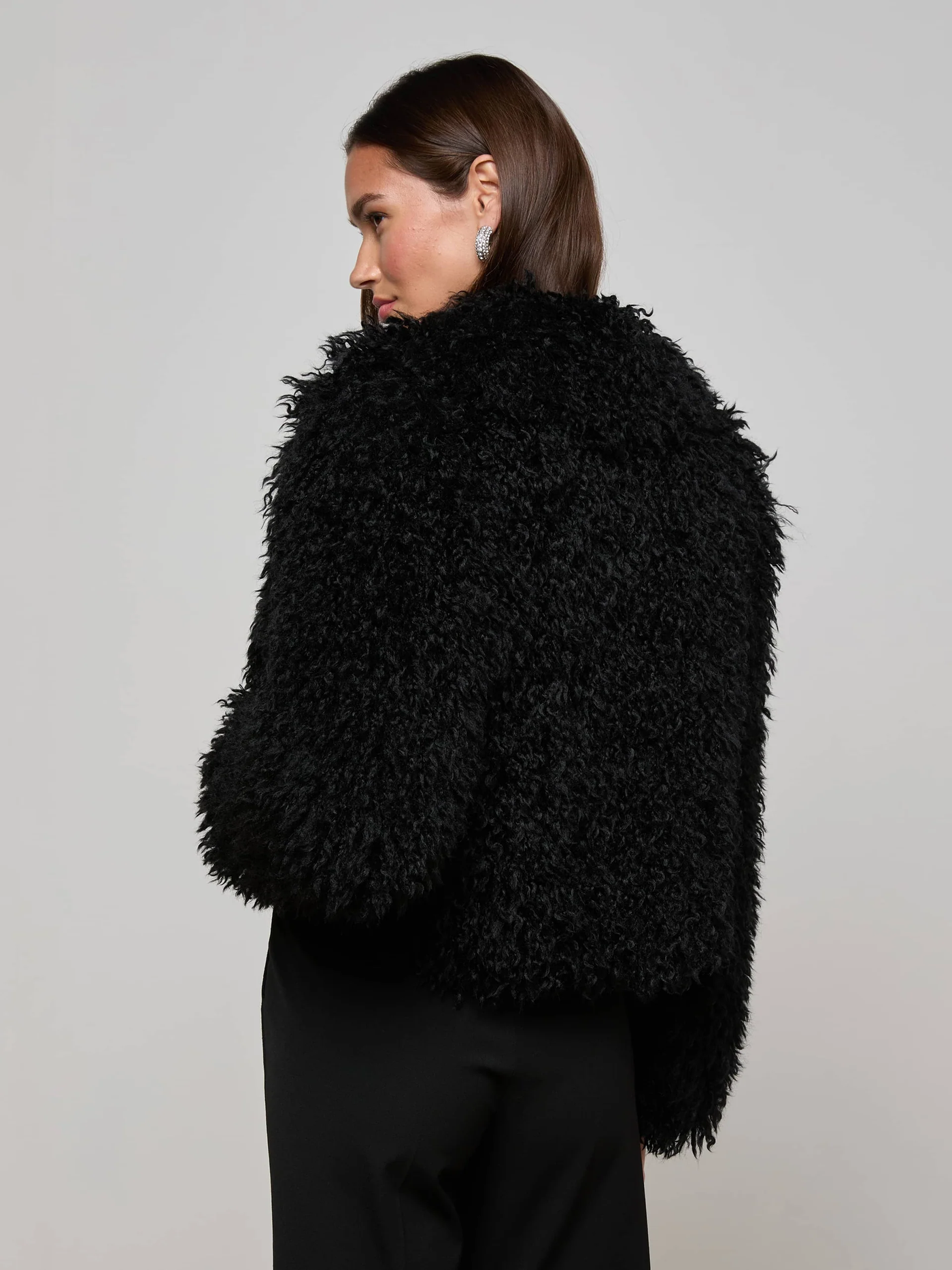 AURA CROPPED FAUX FUR JACKET IN BLACK