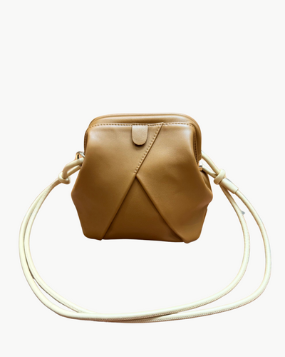 REIKO IN CAMEL